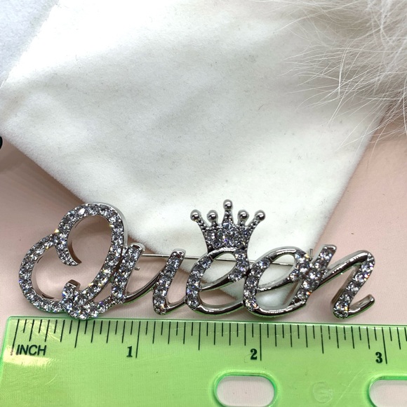 Queen Silver Rhinestone Brooch - Picture 3 of 3